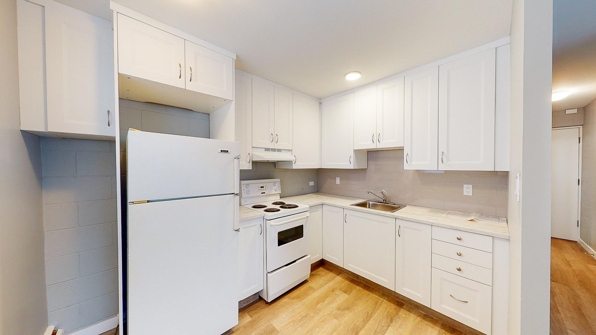 128 26 Avenue Northwest - Photo 2