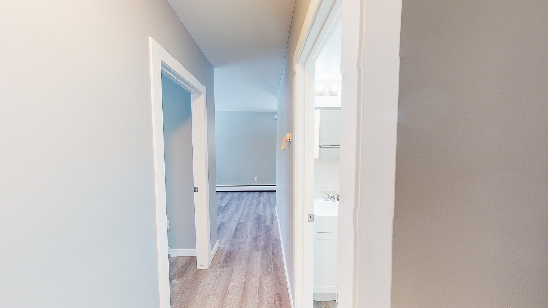 128 26 Avenue Northwest - Photo 7