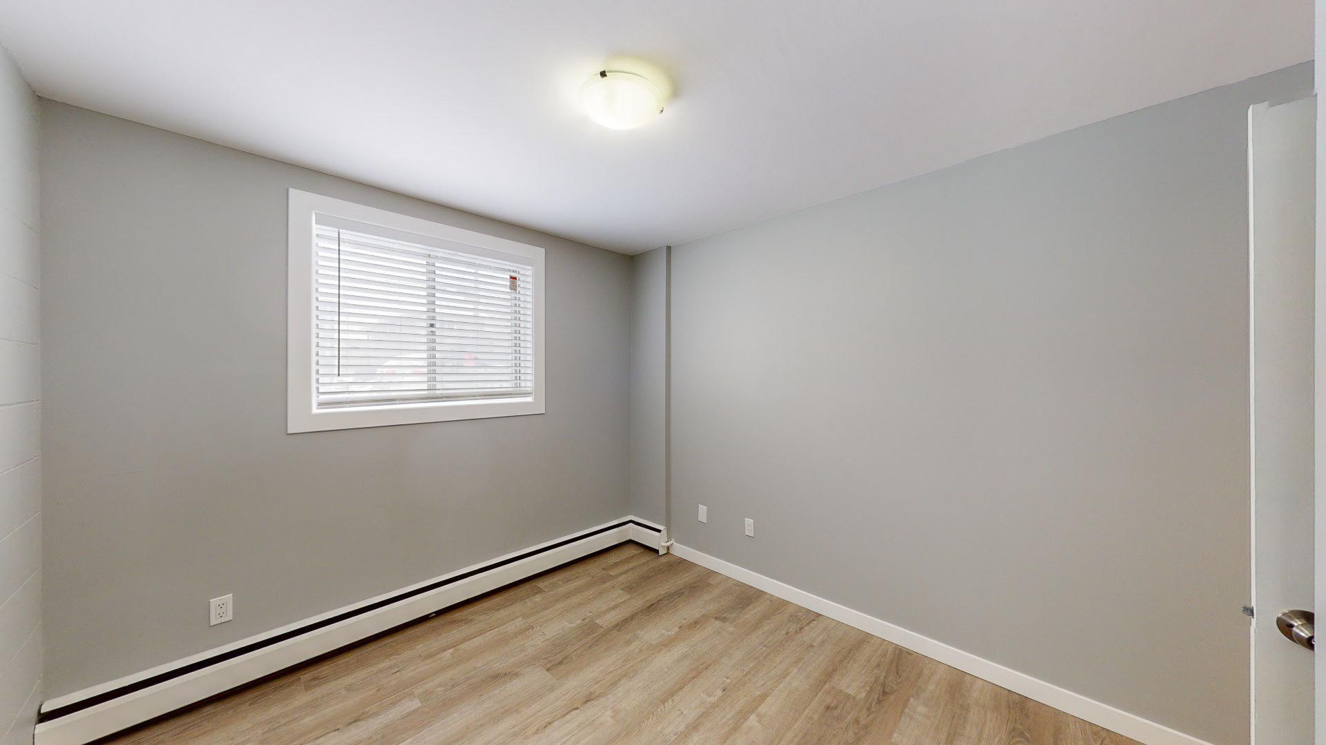128 26 Avenue Northwest - Photo 9