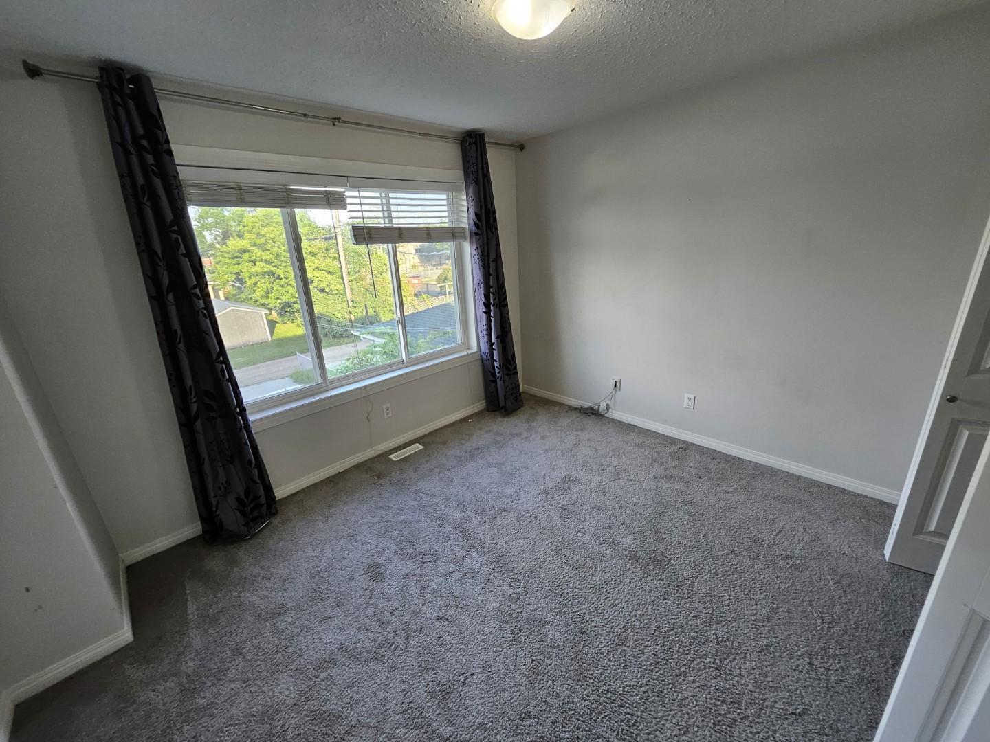 2-11813 43 Street NW - Photo 4