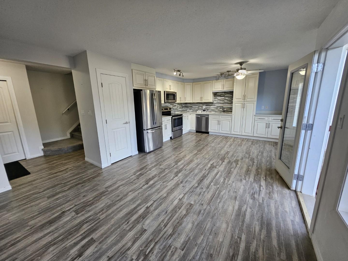 2-11813 43 Street NW - Photo 3