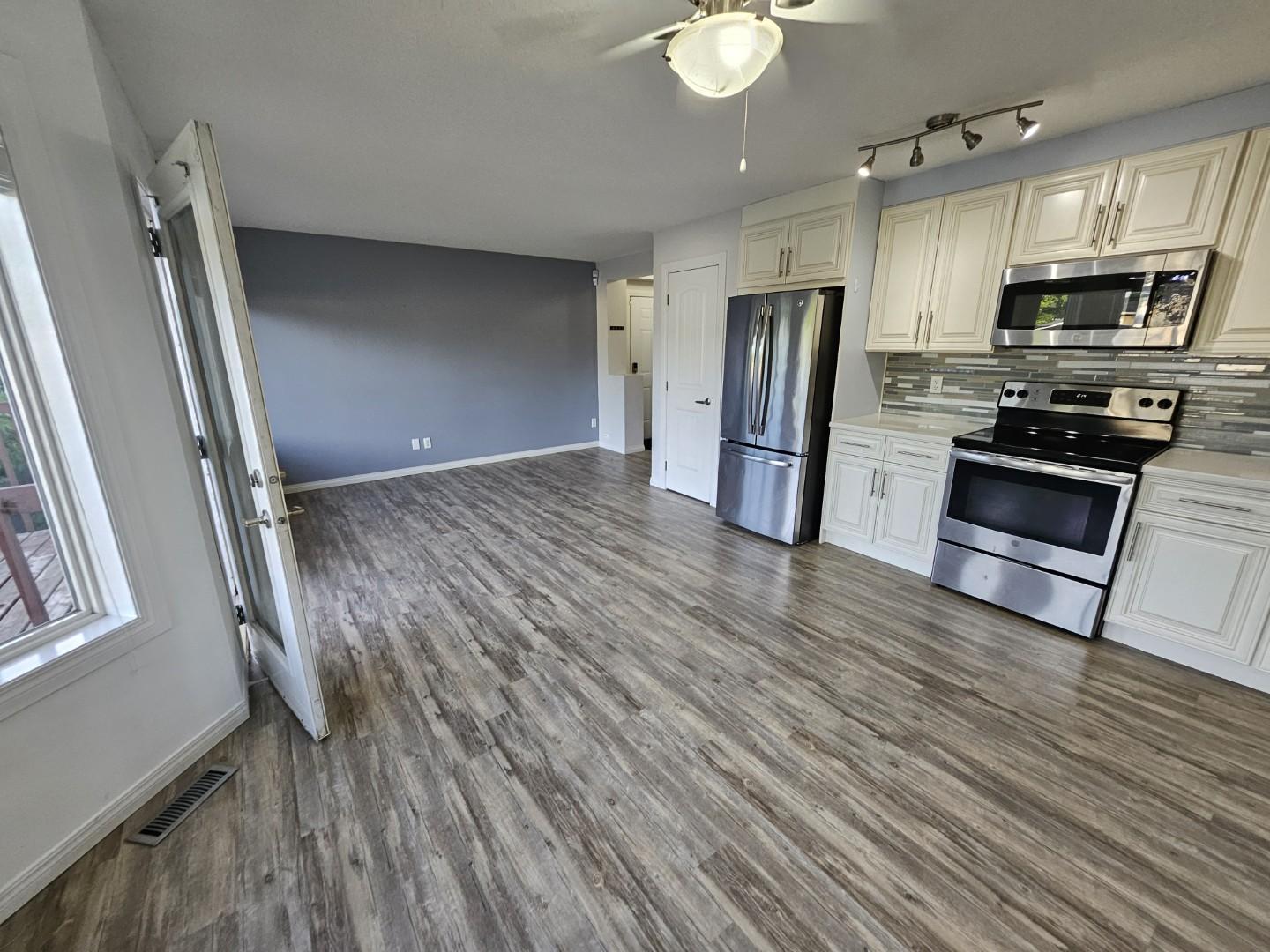 2-11813 43 Street NW - Photo 2