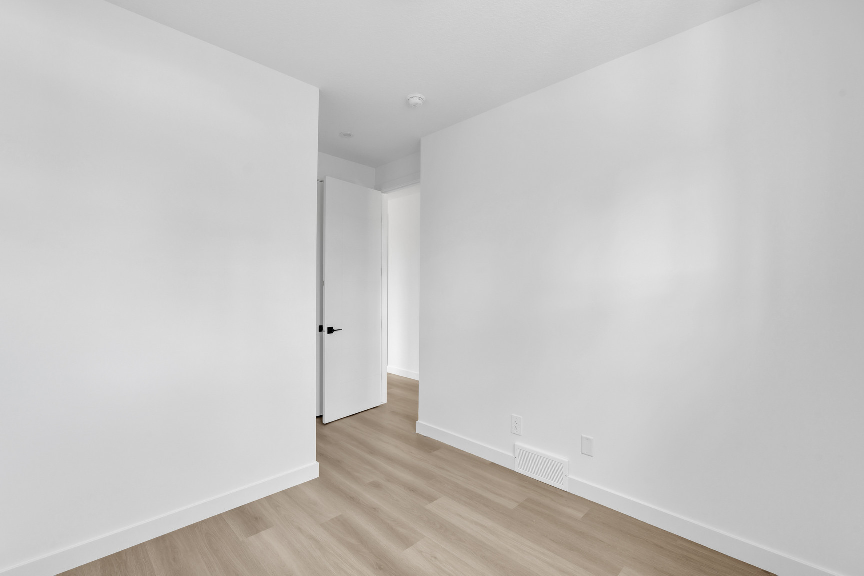 2702 25 Avenue Southwest - Photo 33