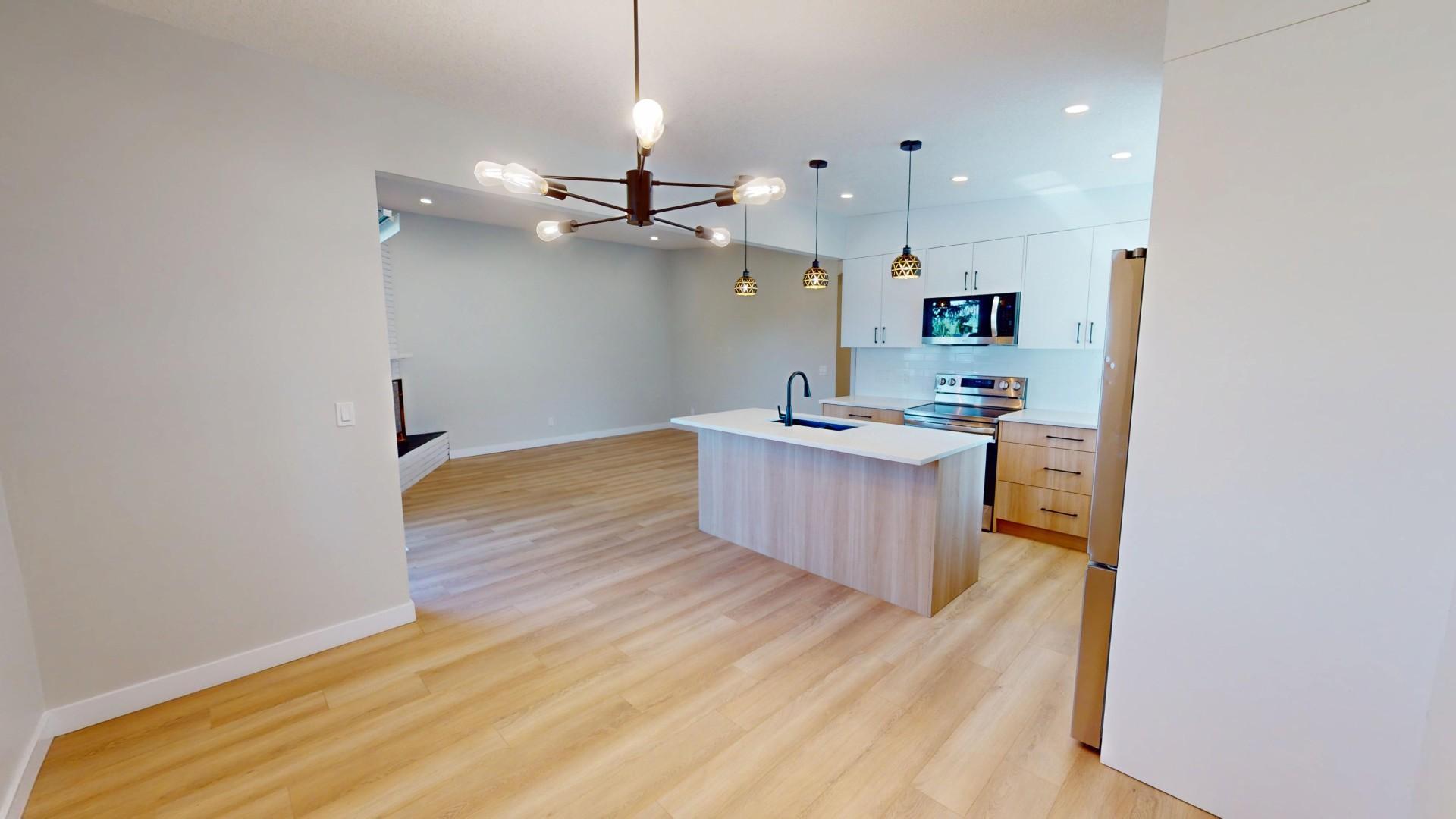 12 Silver Springs Dr Nw - Upper