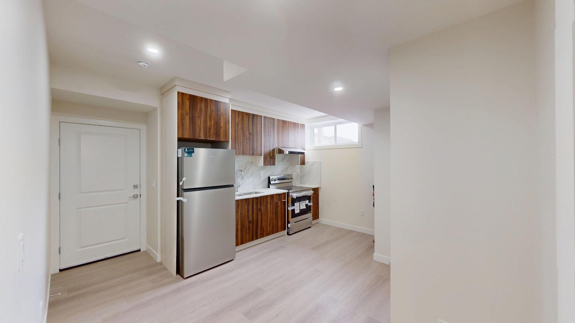 Lower B - 215 Corner Glen Garden NE - Photo 4