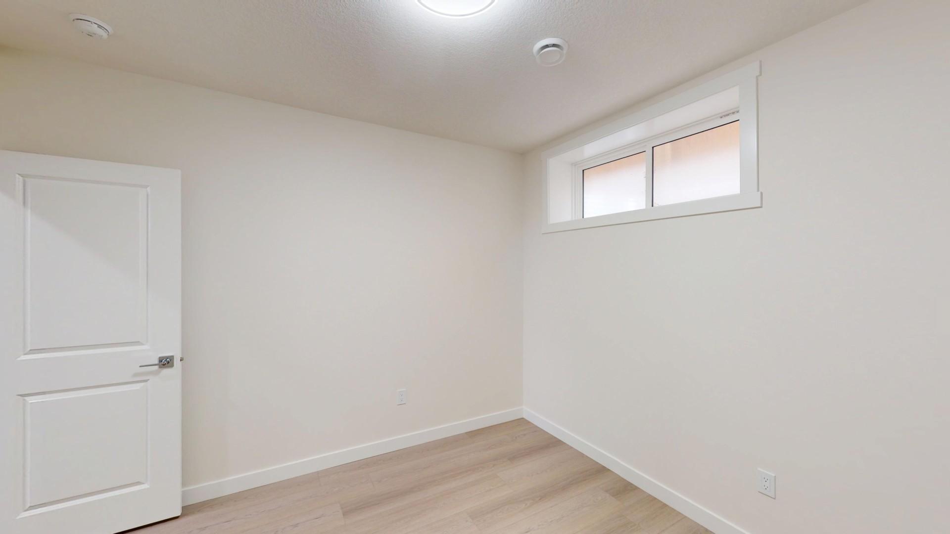 Lower A - 215 Corner Glen Garden NE - Photo 14