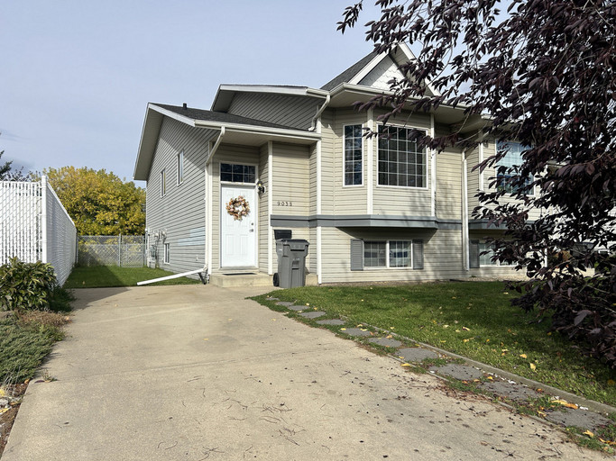 9038 64 Avenue - Duplex 