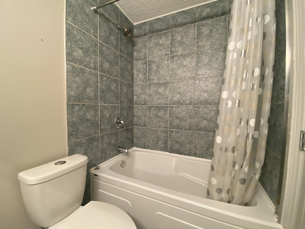 2204 7201 Poplar Drive - Single Occupant 