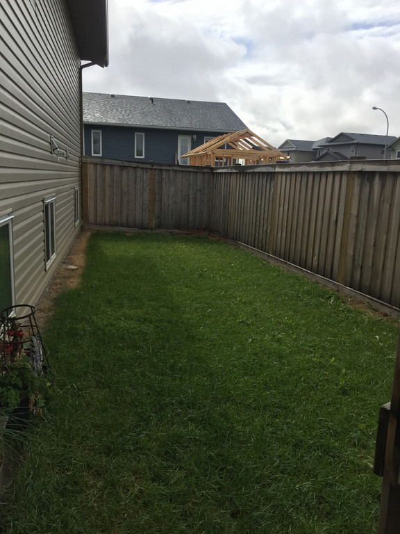 12925 Oak Road - 2 Bedroom Lower Duplex