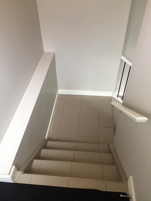 12925 Oak Road - 2 Bedroom Lower Duplex