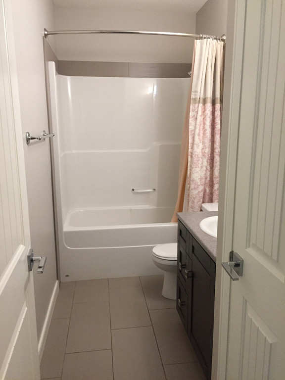 12925 Oak Road - 2 Bedroom Lower Duplex
