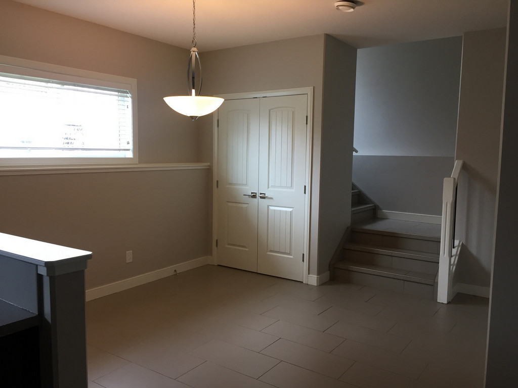 12925 Oak Road - 2 Bedroom Lower Duplex