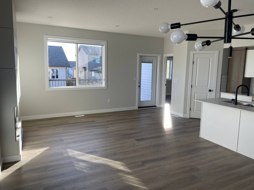 10309 128 Avenue - Upper Duplex