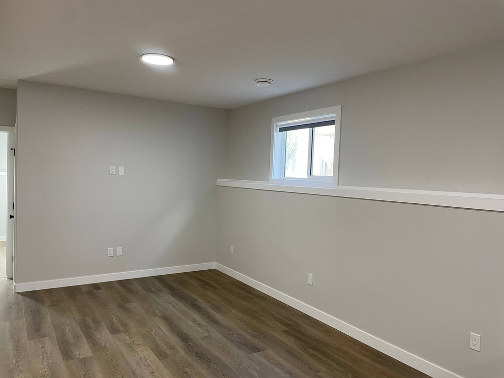 10309 128 Avenue - Lower Duplex