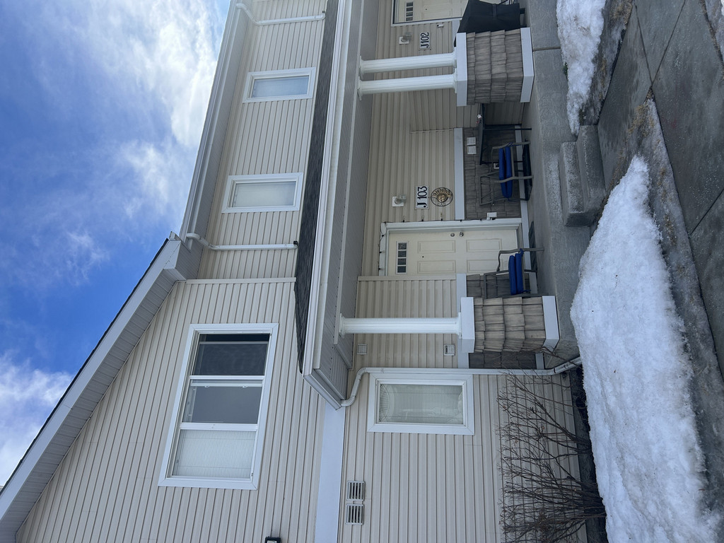 J103 8640 103 Avenue - The Village at Crystal Landing 