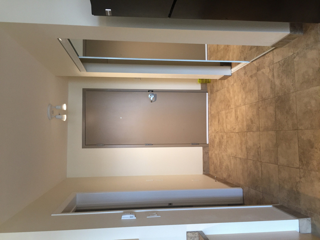 Cairn on the Boulevard - Affordable Bachelor Suites 