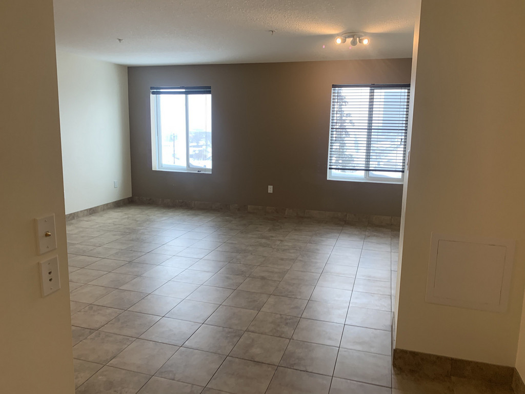 Cairn on the Boulevard - Affordable 3 Bedroom Suite 