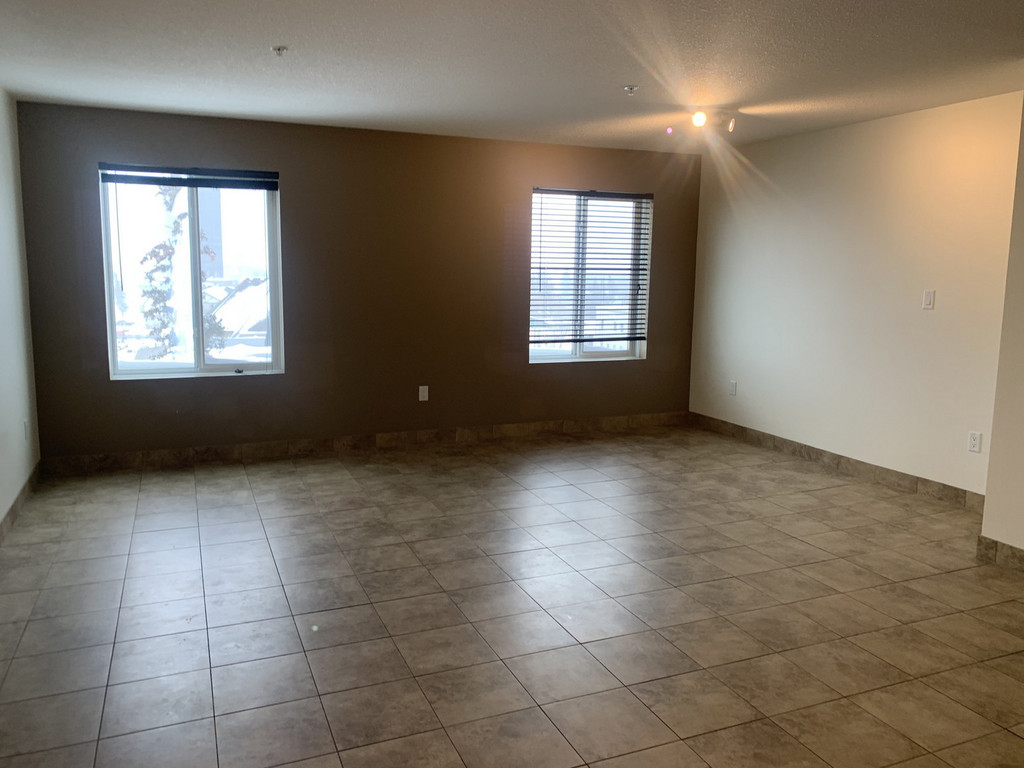 Cairn on the Boulevard - Affordable 3 Bedroom Suite 