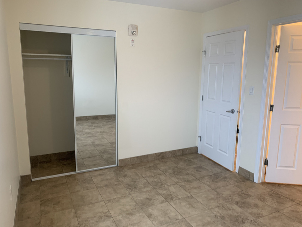 Cairn on the Boulevard - Affordable 3 Bedroom Suite 