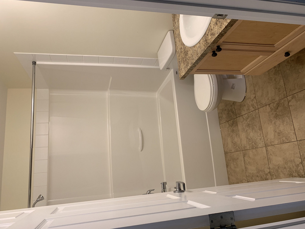 Cairn on the Boulevard - Affordable 3 Bedroom Suite 