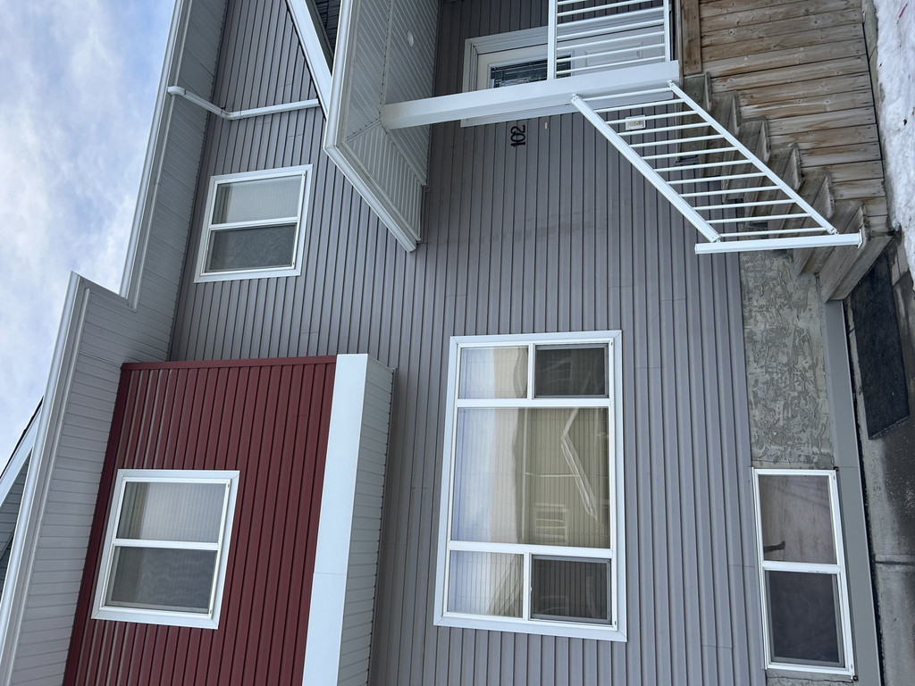 102 9202 93 Avenue - Furnished 3 Bedroom Townhouse 