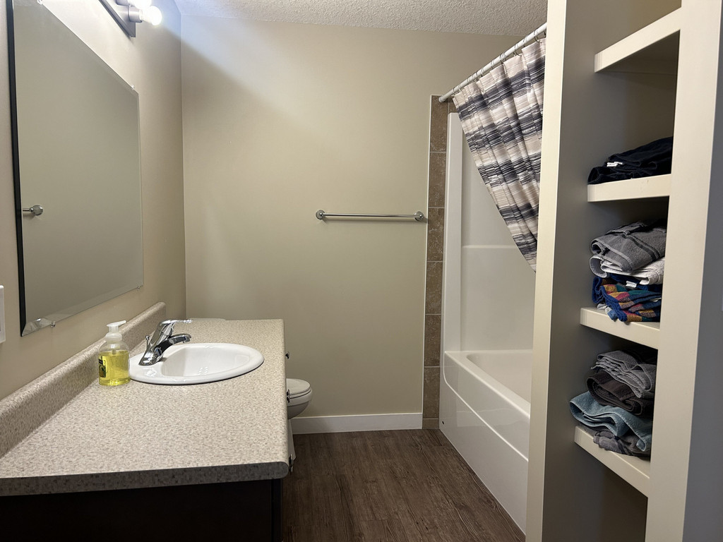 102 9202 93 Avenue - Furnished 3 Bedroom Townhouse 