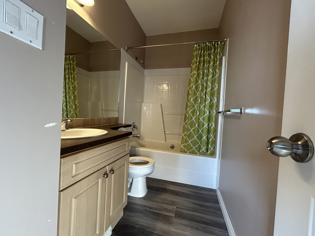 402 9225 Lakeland Drive 