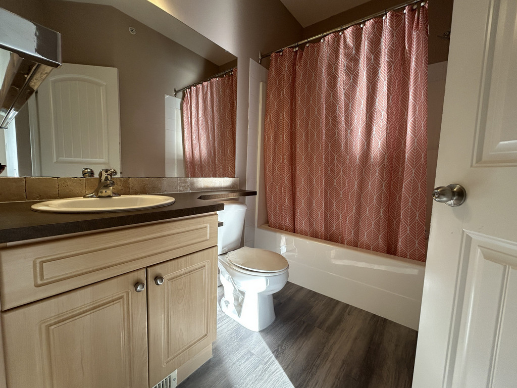 402 9225 Lakeland Drive 