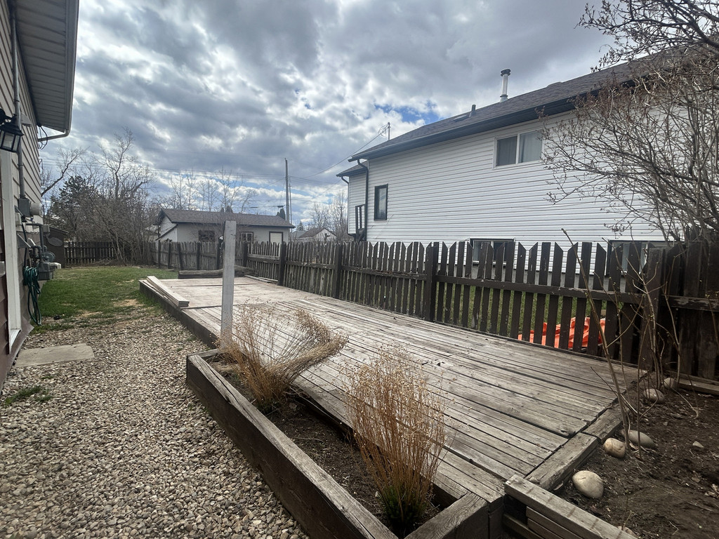 9319A 105 Avenue - Upper 3 Bedroom Duplex