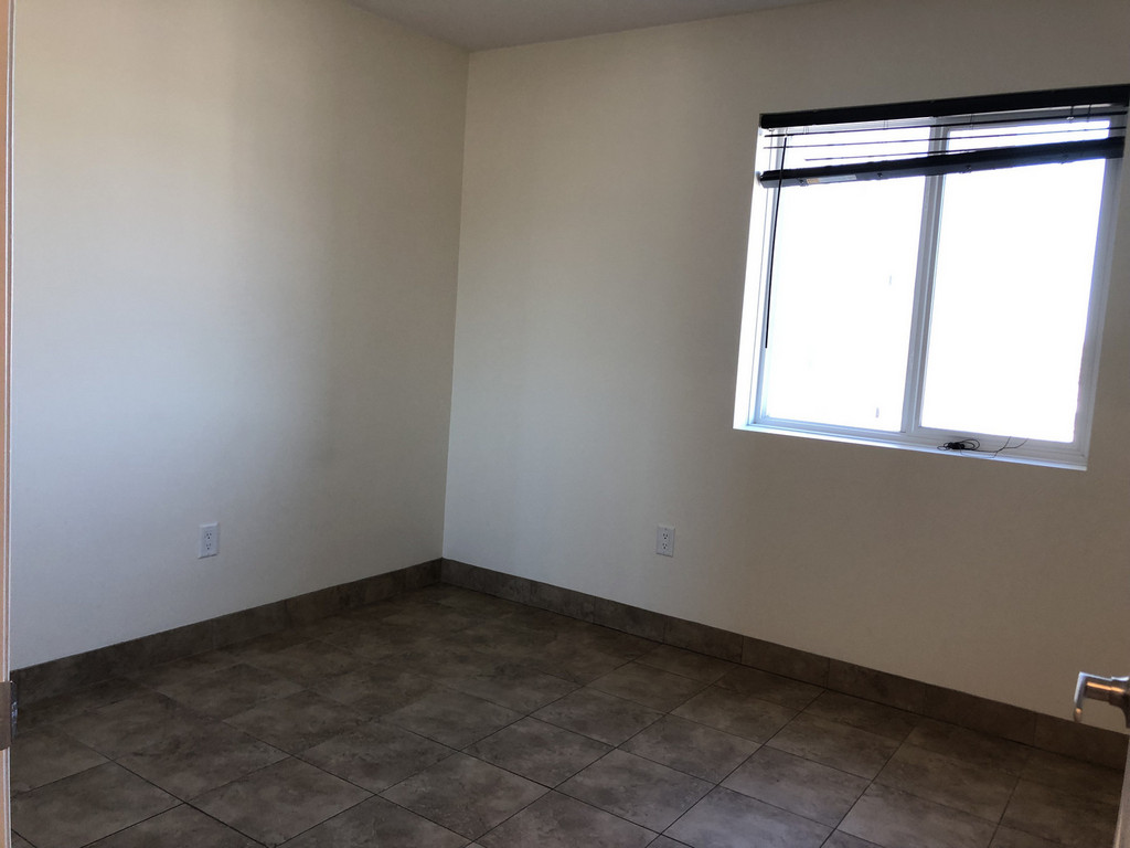Cairn on the Boulevard - Affordable 3 Bedroom Suite 