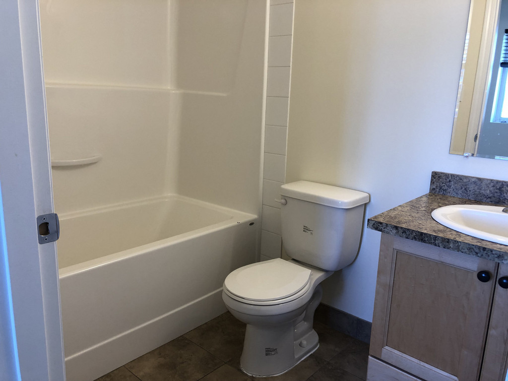 Cairn on the Boulevard - Affordable 3 Bedroom Suite 