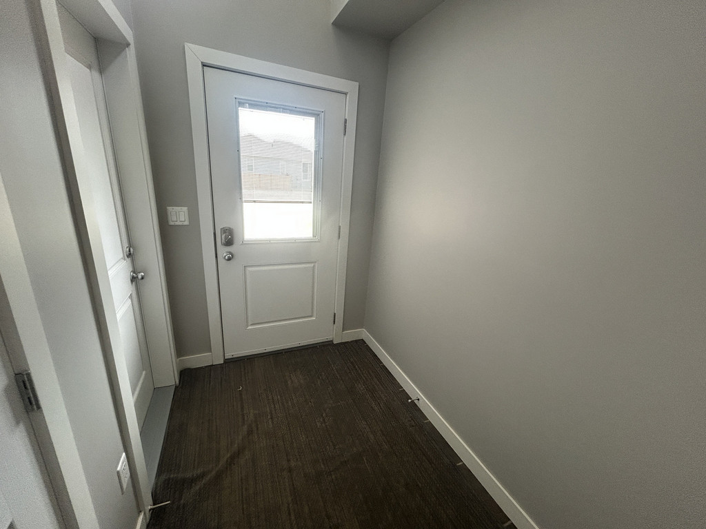 10486B 131 Avenue - Upper Duplex 