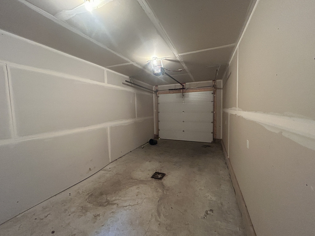 10486B 131 Avenue - Upper Duplex 