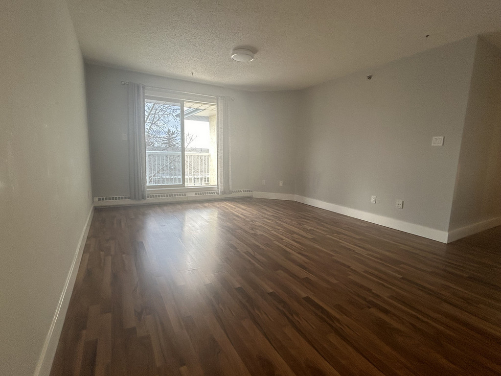 413 10405 99 Avenue - Creeks Crossing 
