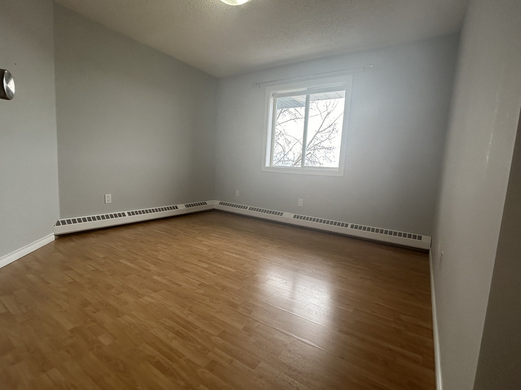 413 10405 99 Avenue - Creeks Crossing 