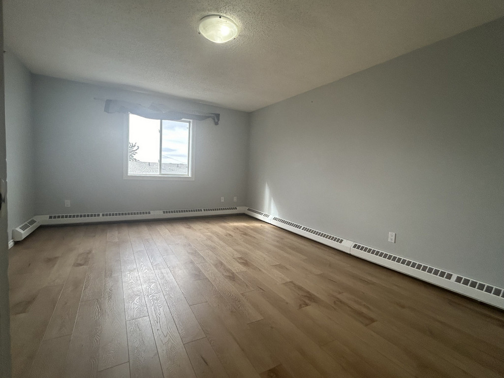 413 10405 99 Avenue - Creeks Crossing 