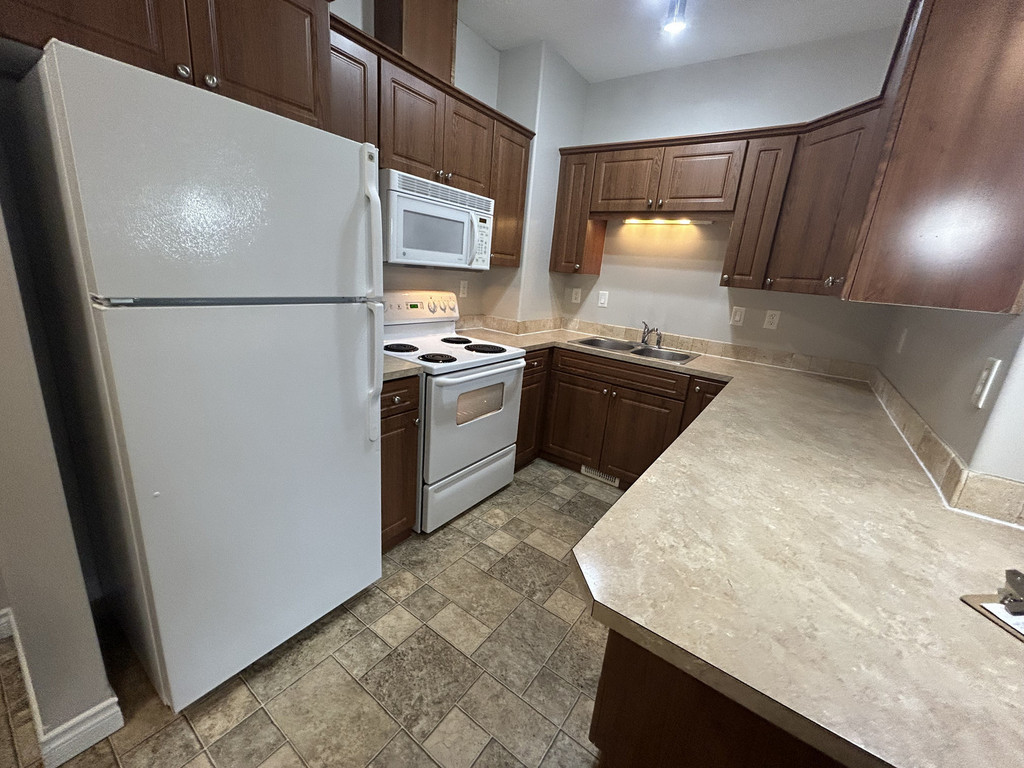 105 9229 Lakeland Drive 