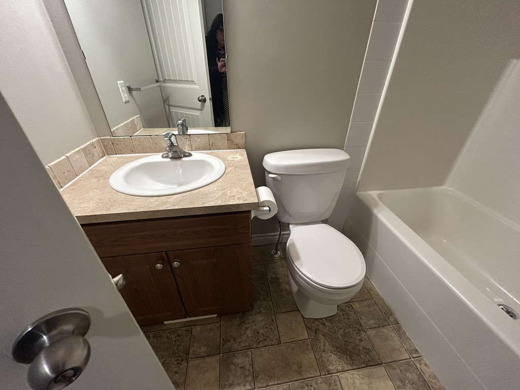 105 9229 Lakeland Drive 