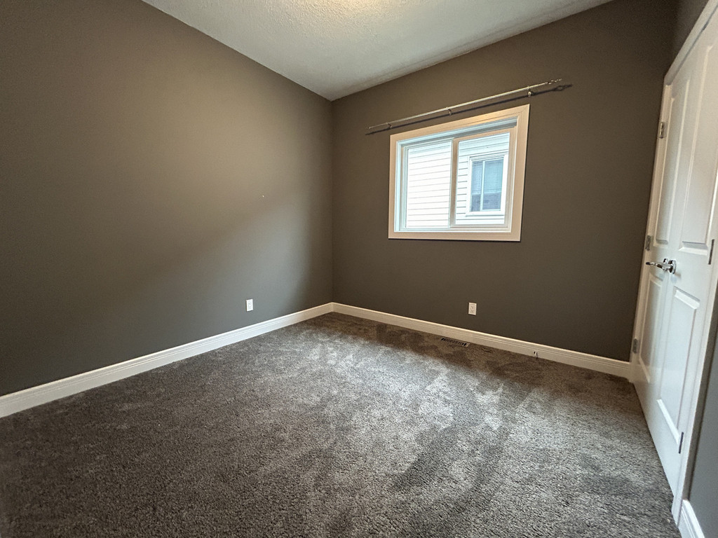 9025B 80A Avenue - Upper Duplex