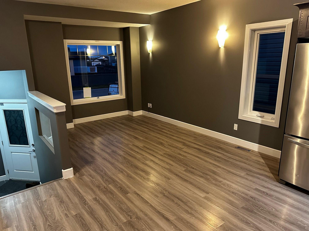 9025B 80A Avenue - Upper Duplex