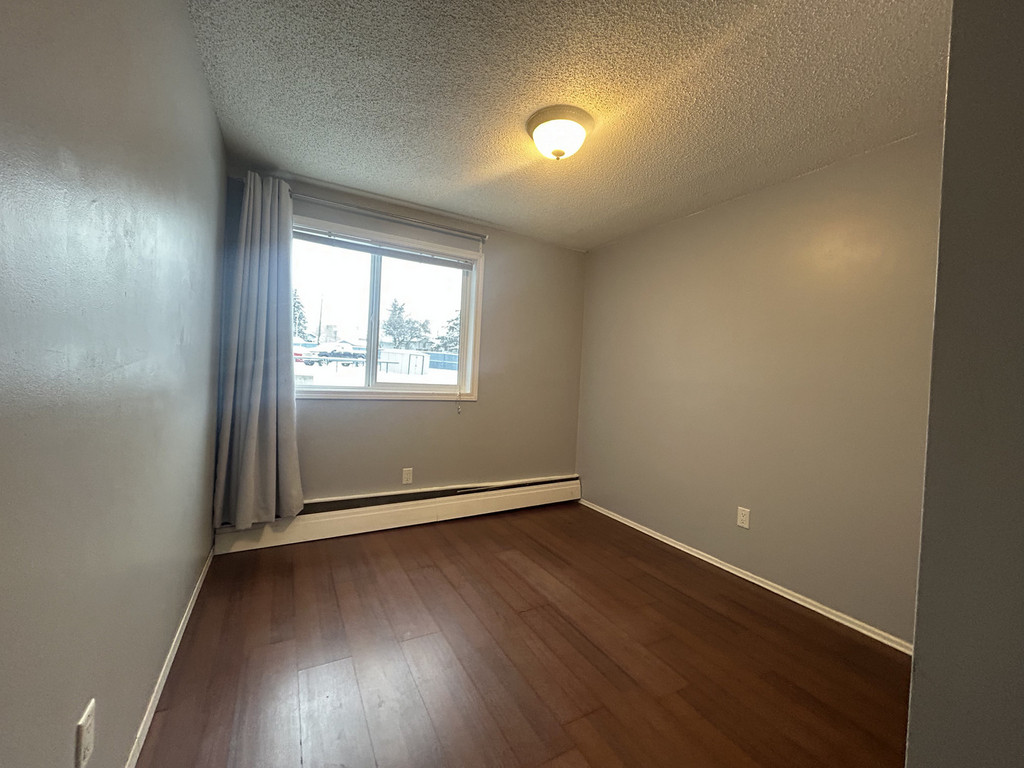 108 9260 108 Avenue - Mountview Manor 