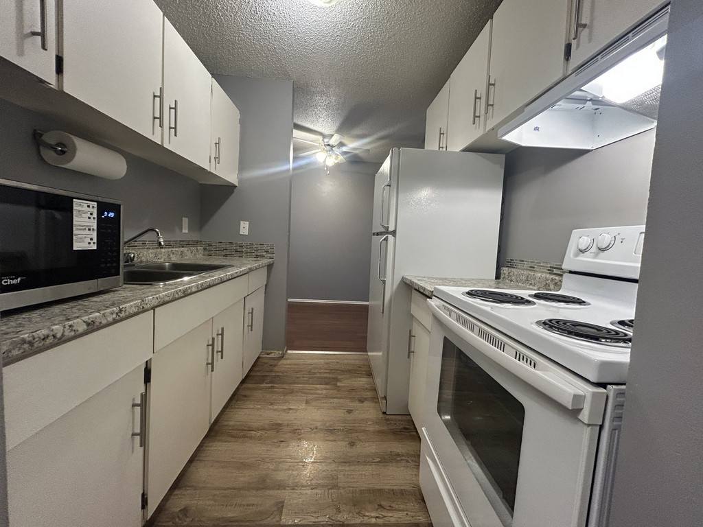 108 9260 108 Avenue - Mountview Manor 