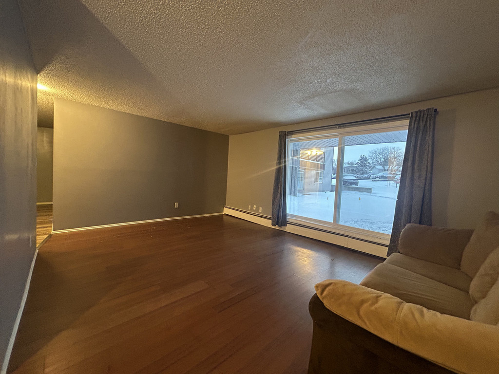 108 9260 108 Avenue - Mountview Manor 