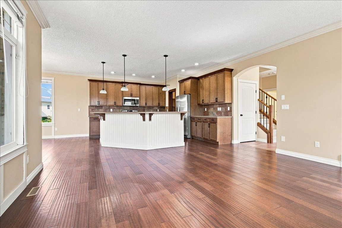 9335 Lakeshore Court