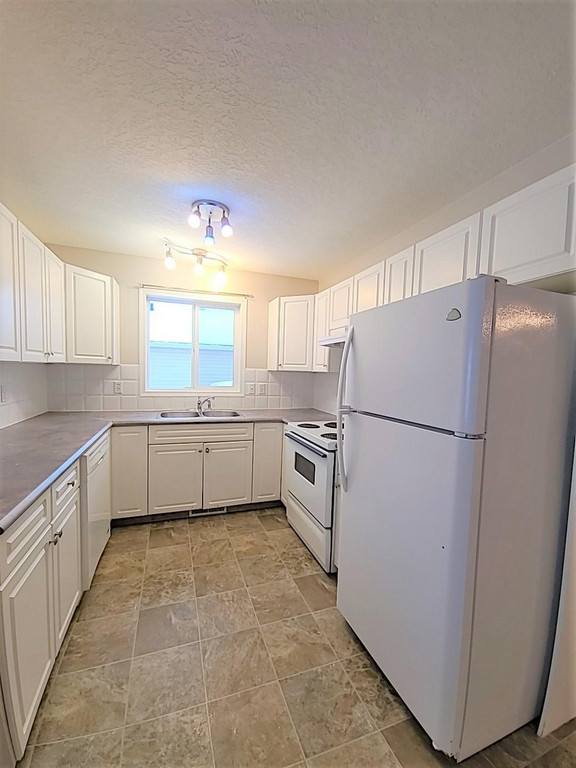 9038 64 Avenue - Duplex