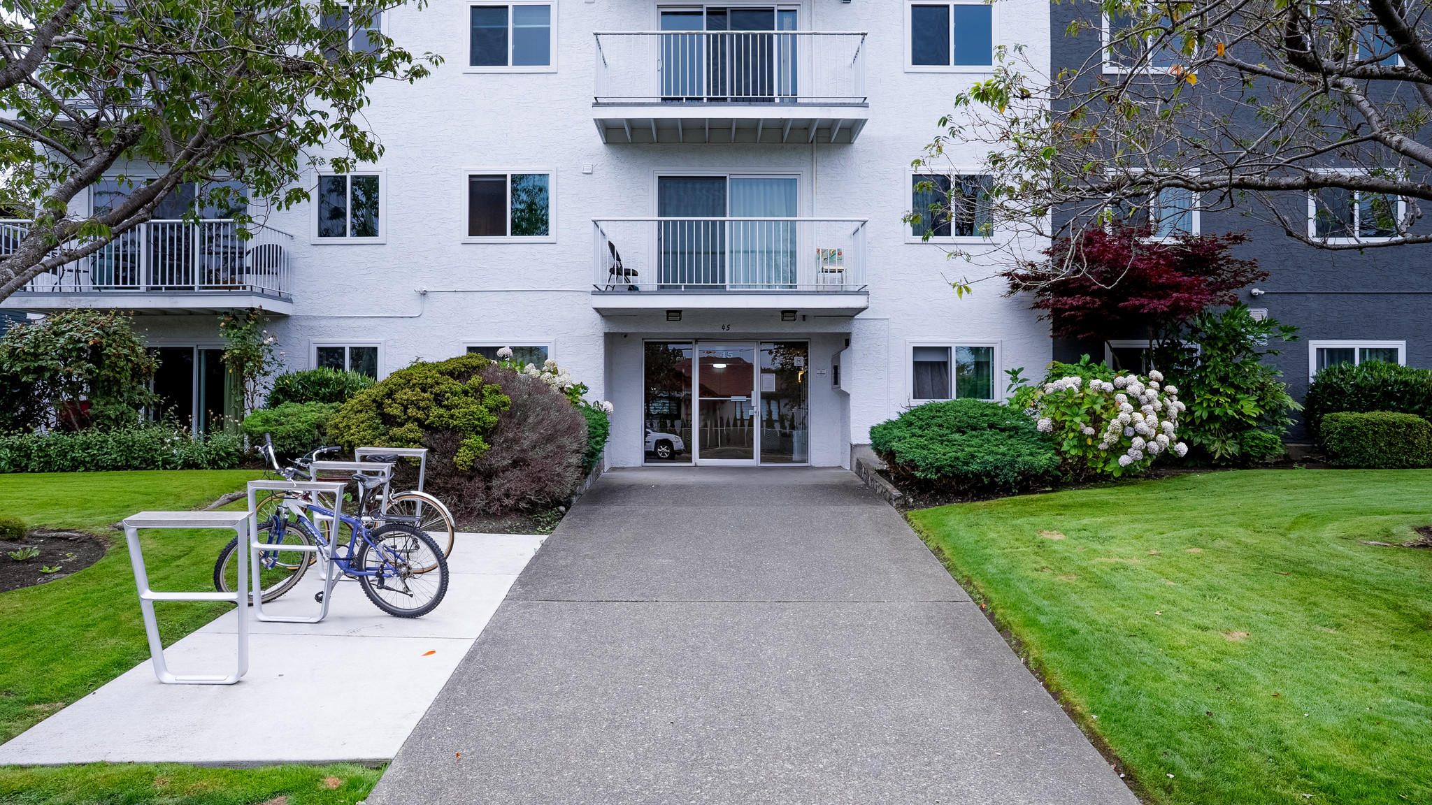 Pier 45 Apartments - Photo 2