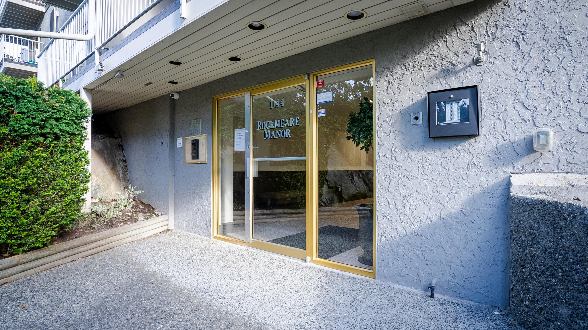Rockmeare Manor Apartments - Photo 2