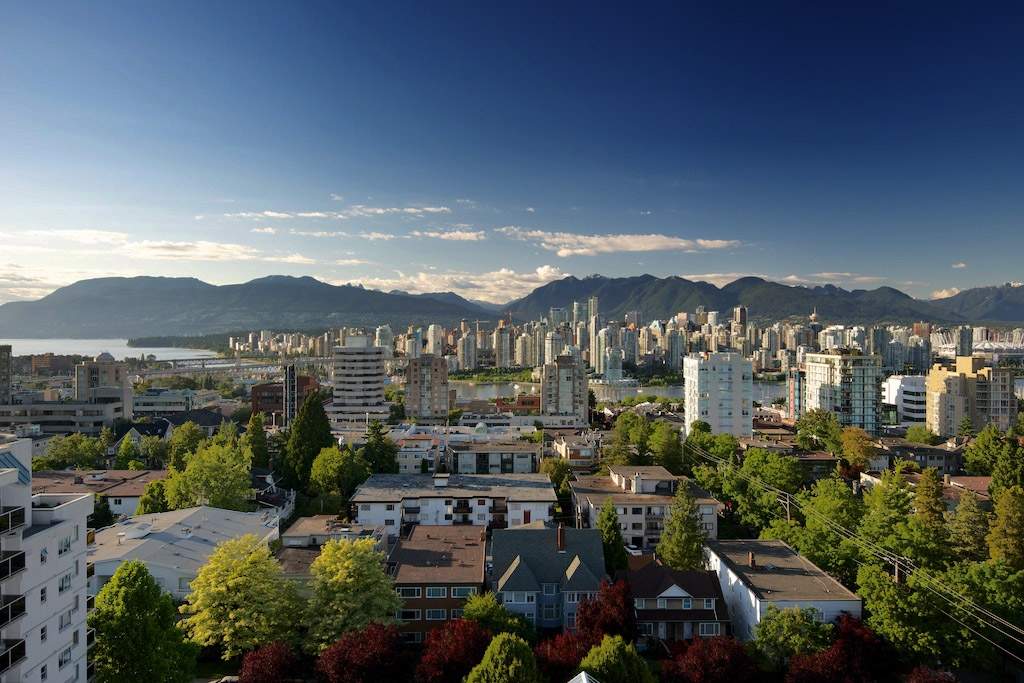 APT Living - Photo 27