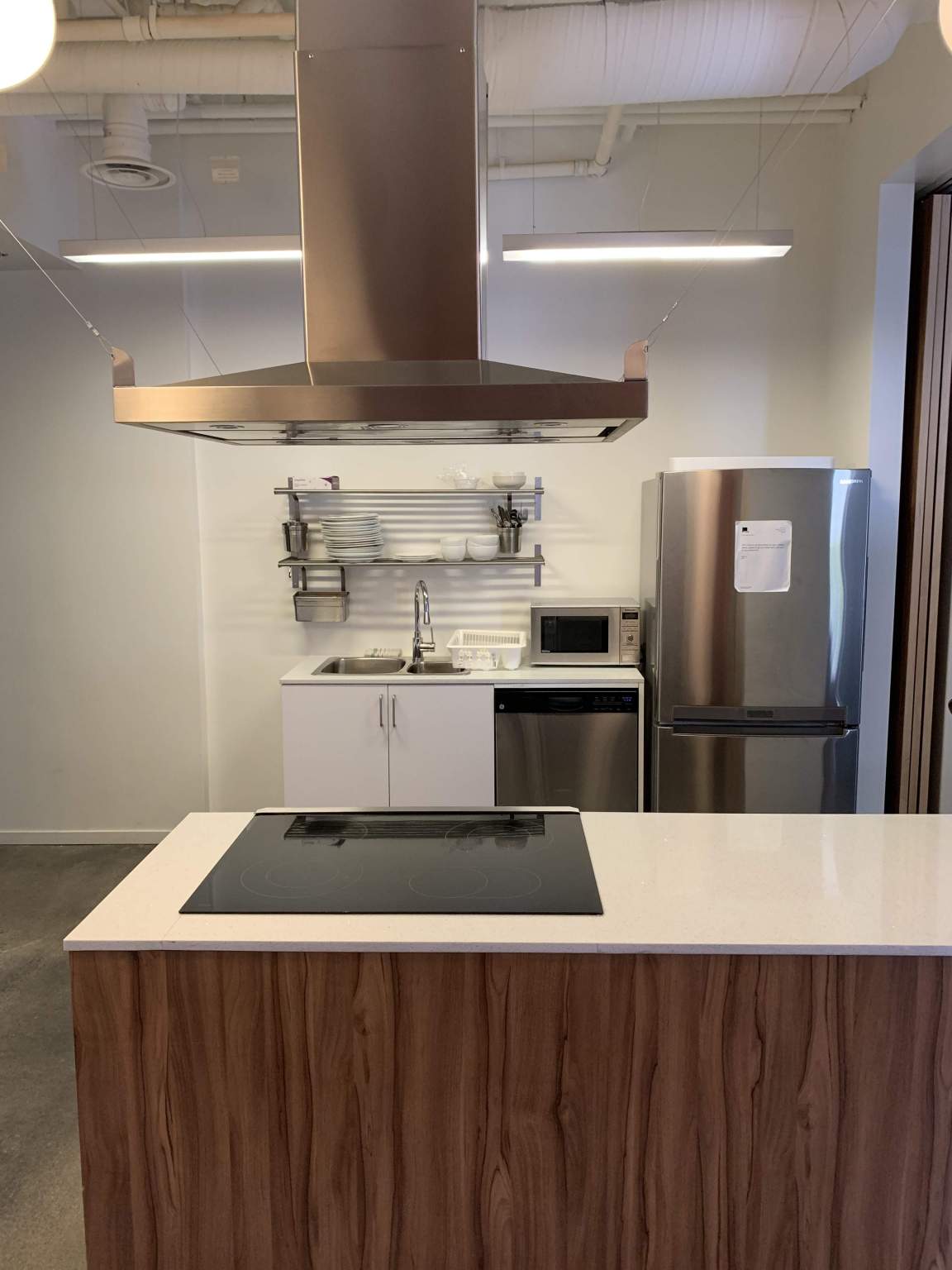 APT Living - Photo 36