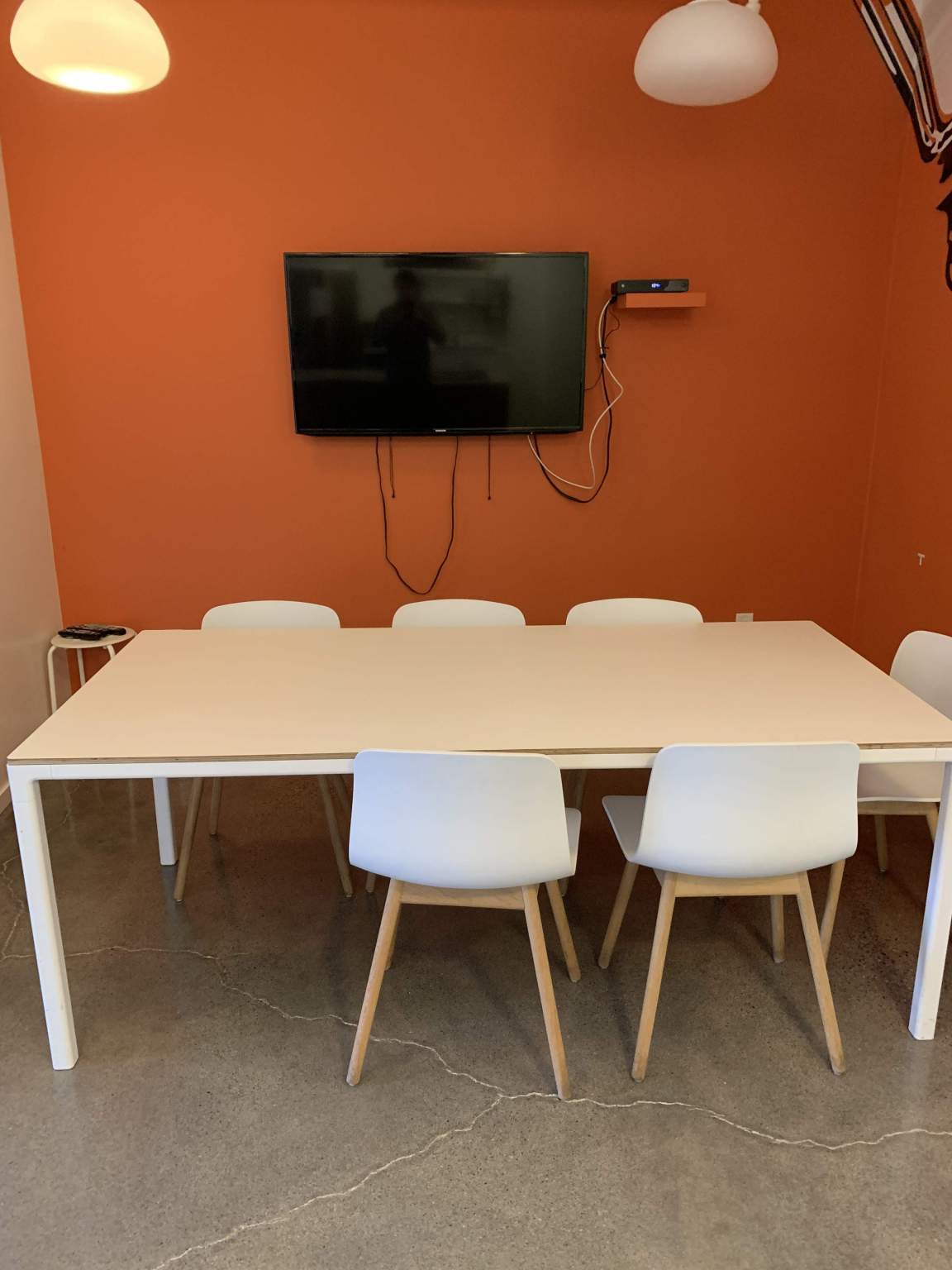 APT Living - Photo 39